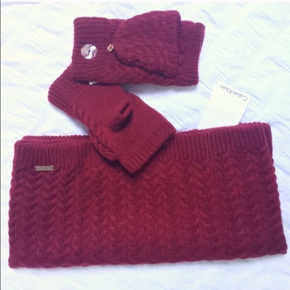 NWT Calvin Klein Mittens & Neck Warmer Scarf